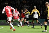 Criciúma e Inter empatam em jogo aberto pelo Campeonato Brasileiro