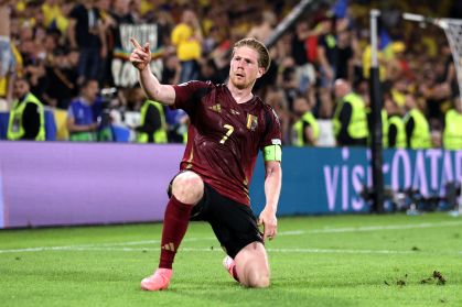 Kevin de Bruyne comemora o segundo gol da Bélgica