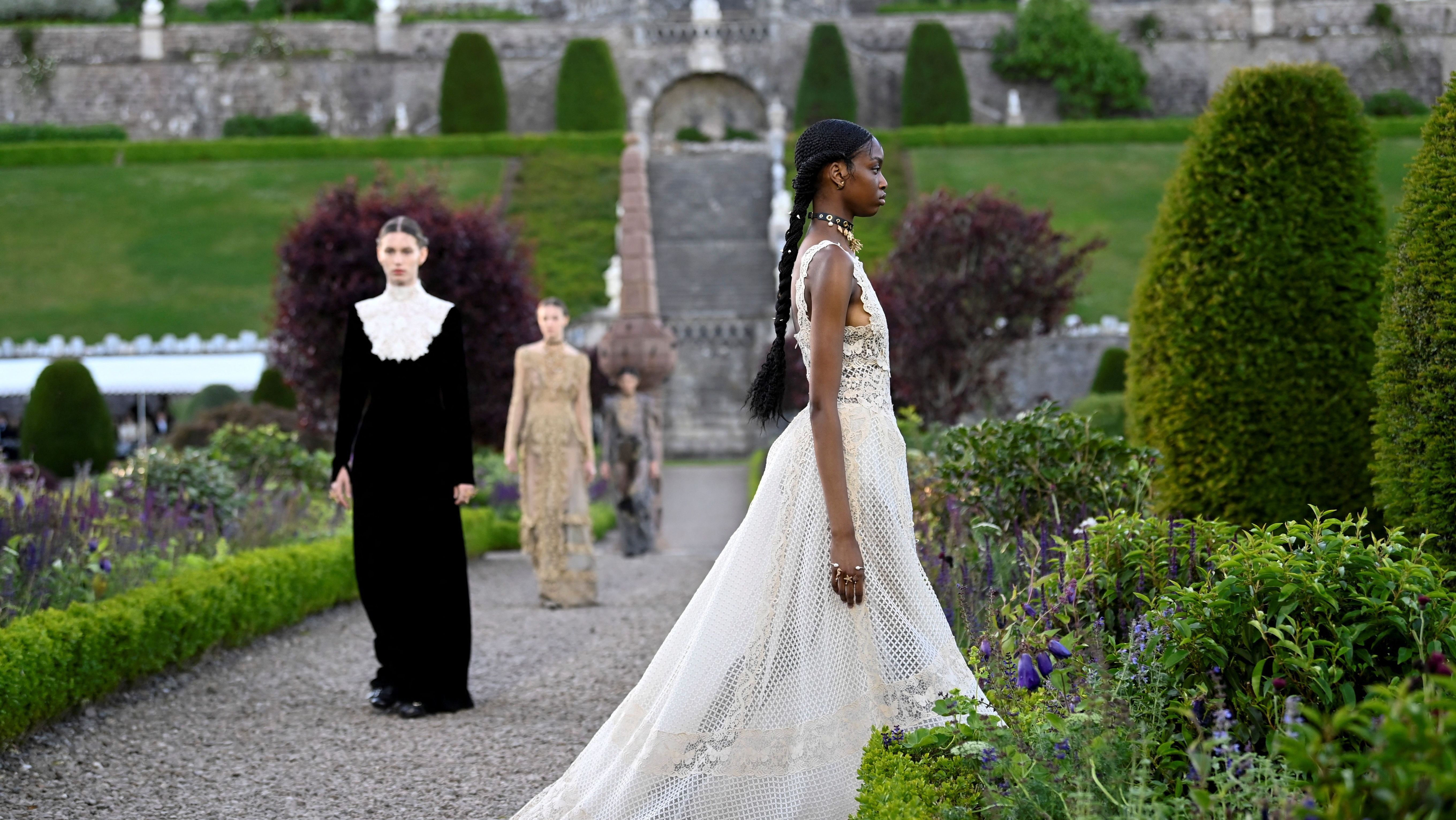 Desfile da Christian Dior no castelo Drummond em Perthshire, na Escócia / Lesley Martin/Reuters