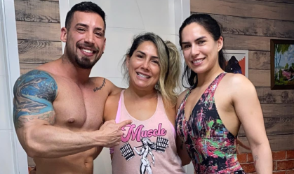 Djidja Cardoso com o irmão, Ademar, e Cleusimar, sua mãe