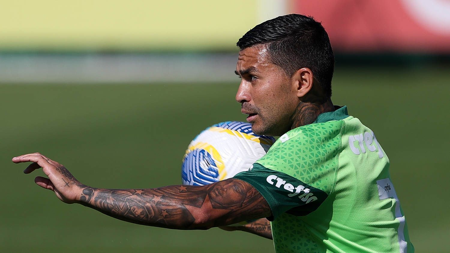 Dudu durante jogo-treino pelo Palmeiras