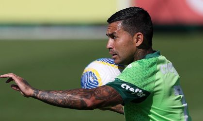 Dudu durante jogo-treino pelo Palmeiras