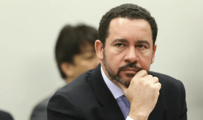 Presidente da CNSeg chama IOF na previdência de "absurdo" e crê em reversão