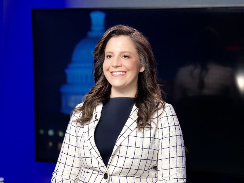 A líder da Conferência Republicana da Câmara, Elise Stefanik, é uma das candidatas a vice de Trump / X/@EliseStefanik