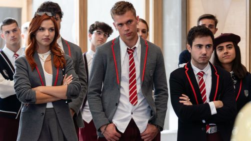 Chloe (Mireia Balic), Eria (Gleb Abrosimov) e Nico (Ander Puig) na oitava temporada de Elite