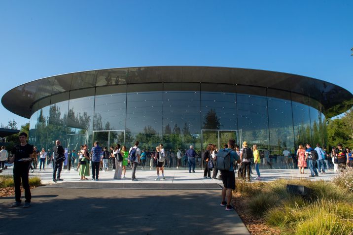 Steve Jobs Theatre, no escritório da Apple na Califórnia / Andrej Sokolow/picture alliance via Getty Images