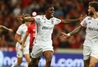 Com gol de joia, Flamengo empata com Athletico e se mantém na liderança