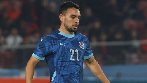 Fabrizio Peralta, novo reforço do Cruzeiro, em ação pela Seleção Paraguaia