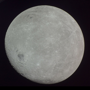 Imagem do lado oculto da Lua tirada pela nave Órion na missão Artemis 1 / NASA/Wikimedia Commons
