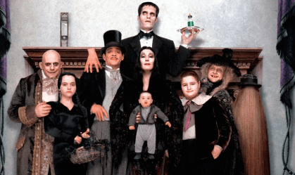 Ator do filme "A Família Addams" retorna ao universo em "Wandinha"