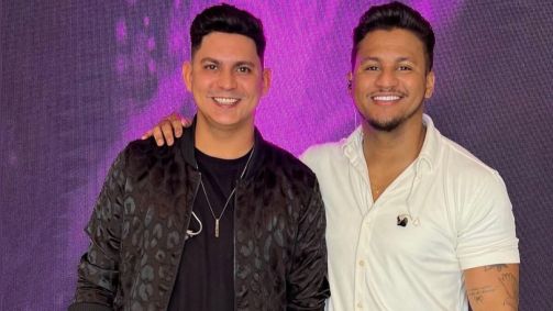 Foto da dupla sertaneja Felipe e Matheus
