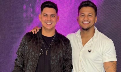 Foto da dupla sertaneja Felipe e Matheus