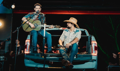 Fernando e Sorocaba fazem show com open de churrasco em São Paulo