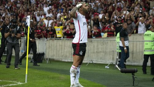 Gabigol comemora seu gol, o sexto do massacre rubro-negro sobre o Vasco