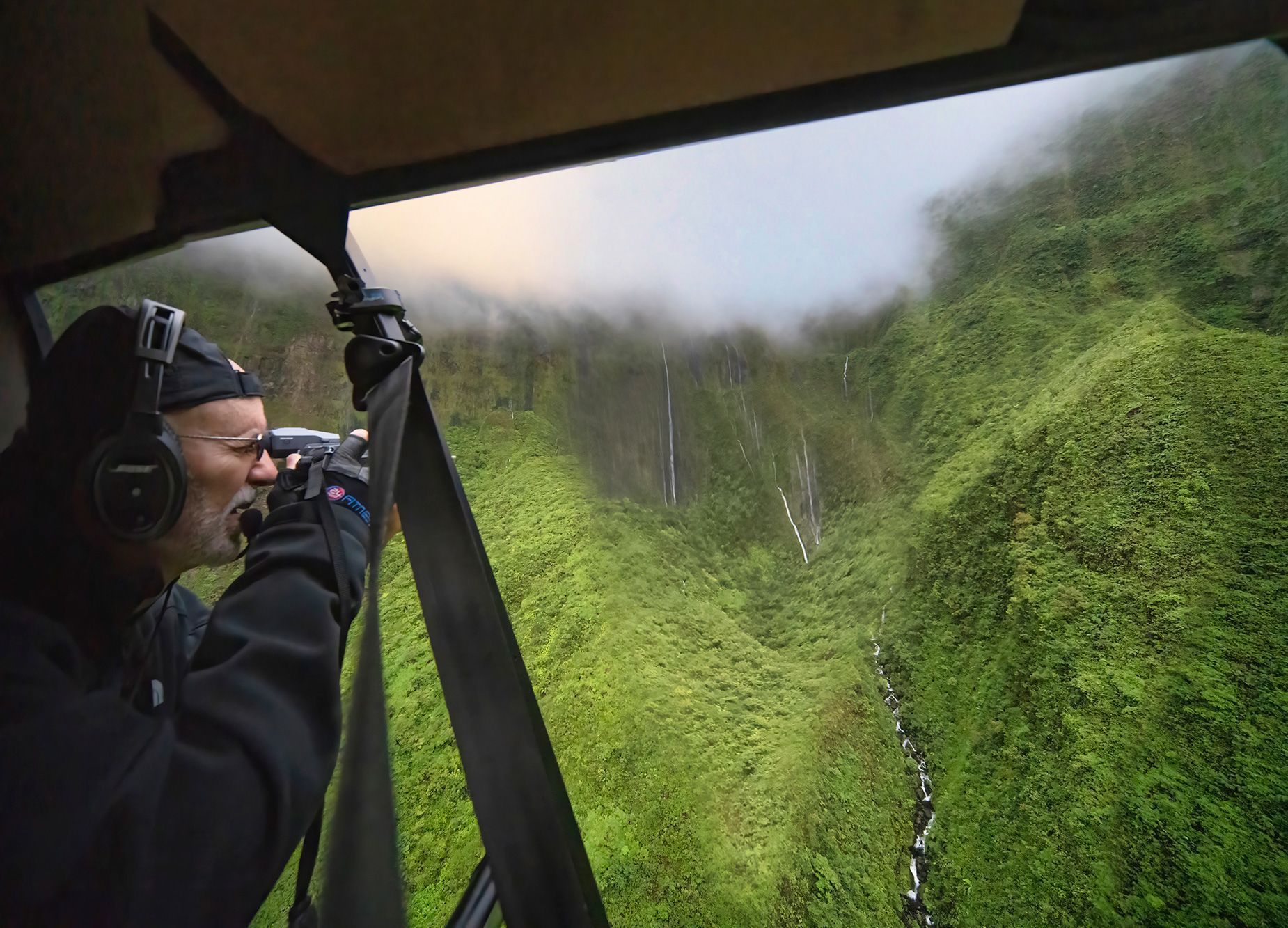 Apesar das grandes altitudes que alcança dentro de um helicóptero, Delson insiste que não é um "audacioso" (crédito: Arquivo pessoal/Donn Delson)