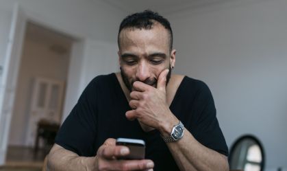 Termos importados do inglês, como ghosting e benching, têm dominado o vocabulário dos jovens