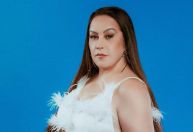 Alcione e Elza Soares: veja referências do álbum de estreia de Gina Garcia