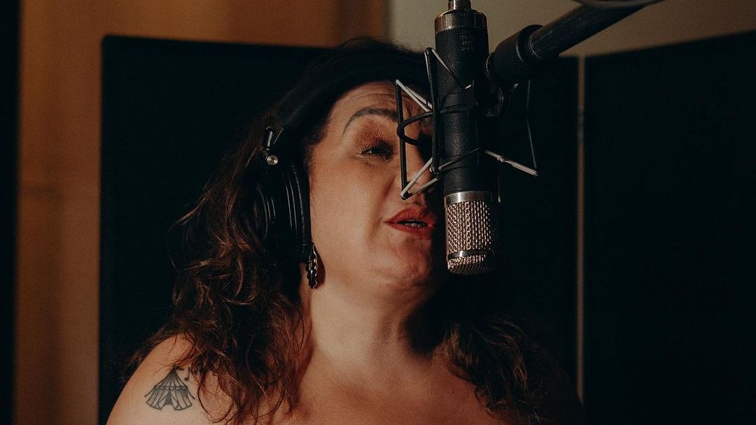Gina Garcia, mãe de Gloria Groove, promete turnê para o 2º semestre