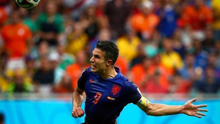 Gol histórico de Robin van Persie na goleada da Holanda sobre a Espanha na Copa do Mundo de 2014, no Brasil, completa 10 anos