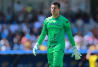 Por que o goleiro do México usa luva de quatro dedos na Copa América?