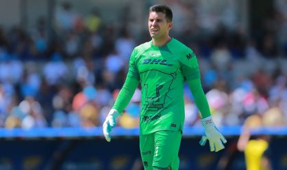 Por que o goleiro do México usa luva de quatro dedos na Copa América?