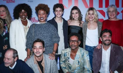 Famosos se reúnem em pré-estreia de "Grande Sertão"