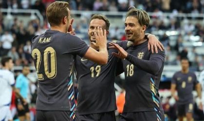 Grealish, Kane e Maddison em jogo da Inglaterra