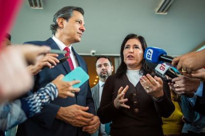 Ministros Fernando Haddad (Fazenda) e Simone Tebet (Planejamento) falam com jornalistas após reunião 13/06/2024