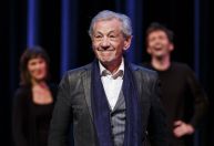 Ian McKellen revela ter sentido medo de morrer ao cair do palco em cena