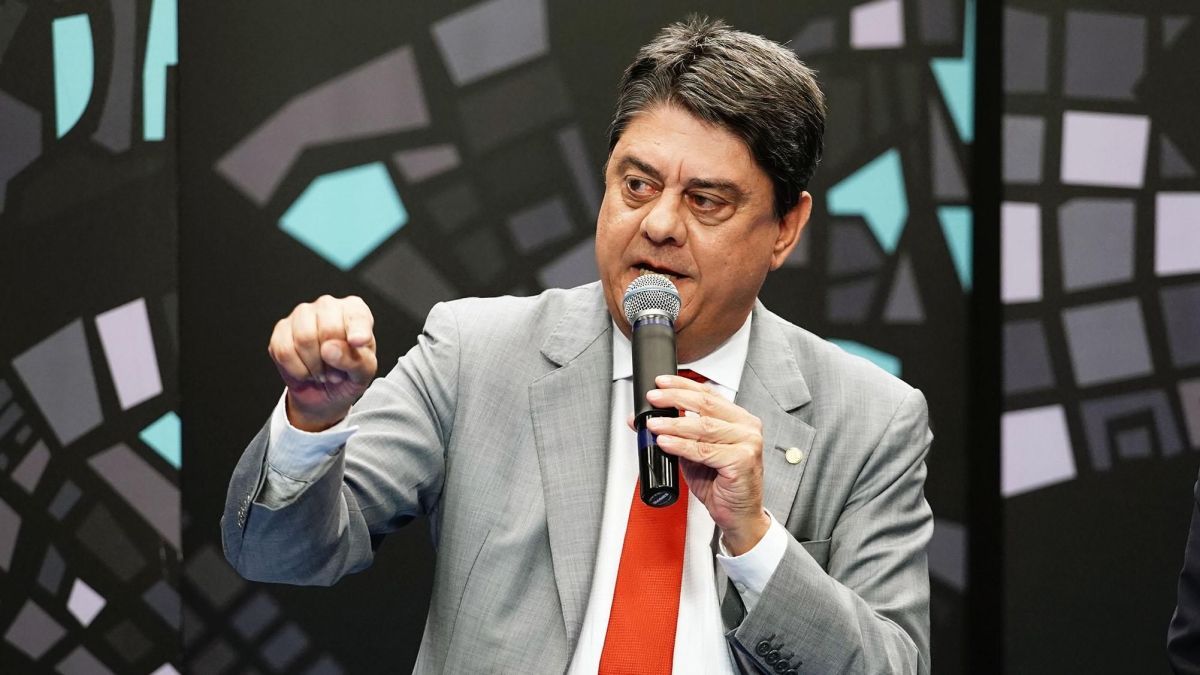 Cidade dos EUA libera compra de remédio com receita renovada por IA