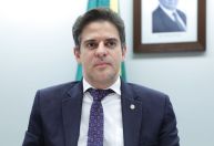 TSE multa deputado federal em R$ 24 mil por derramar santinhos antes de eleição