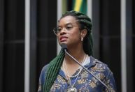 Quem é a deputada do PT que mostrou a língua para colega na tribuna da Câmara
