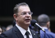 Líder do PL procura Bolsonaro para avaliar briga por CCJ na Câmara