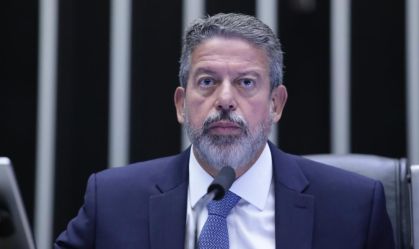 Lira vai escolher relatora sobre aborto entre 20 deputadas de partidos de centro