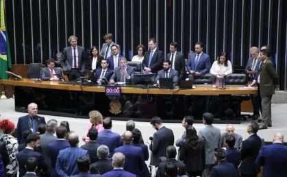 Plenário da Câmara faz votação nesta terça-feira (11)