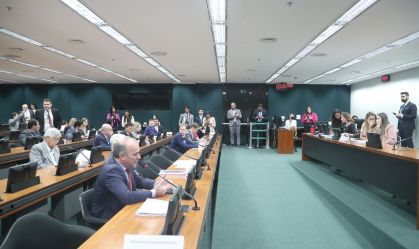 Entenda o que é a PEC das Drogas, aprovada pela CCJ da Câmara