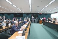 PEC das Drogas segue para comissão especial na Câmara; entenda os próximos passos