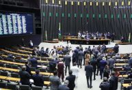 Câmara aprova urgência de projeto que equipara aborto a homicídio