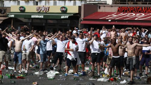 Hooligans da Inglaterra durante a Eurocopa de 2016