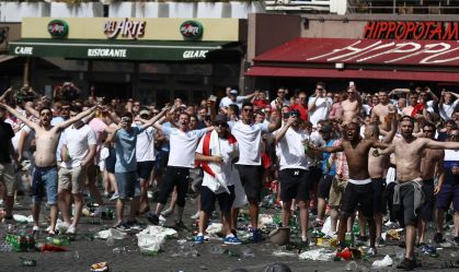 Hooligans da Inglaterra durante a Eurocopa de 2016