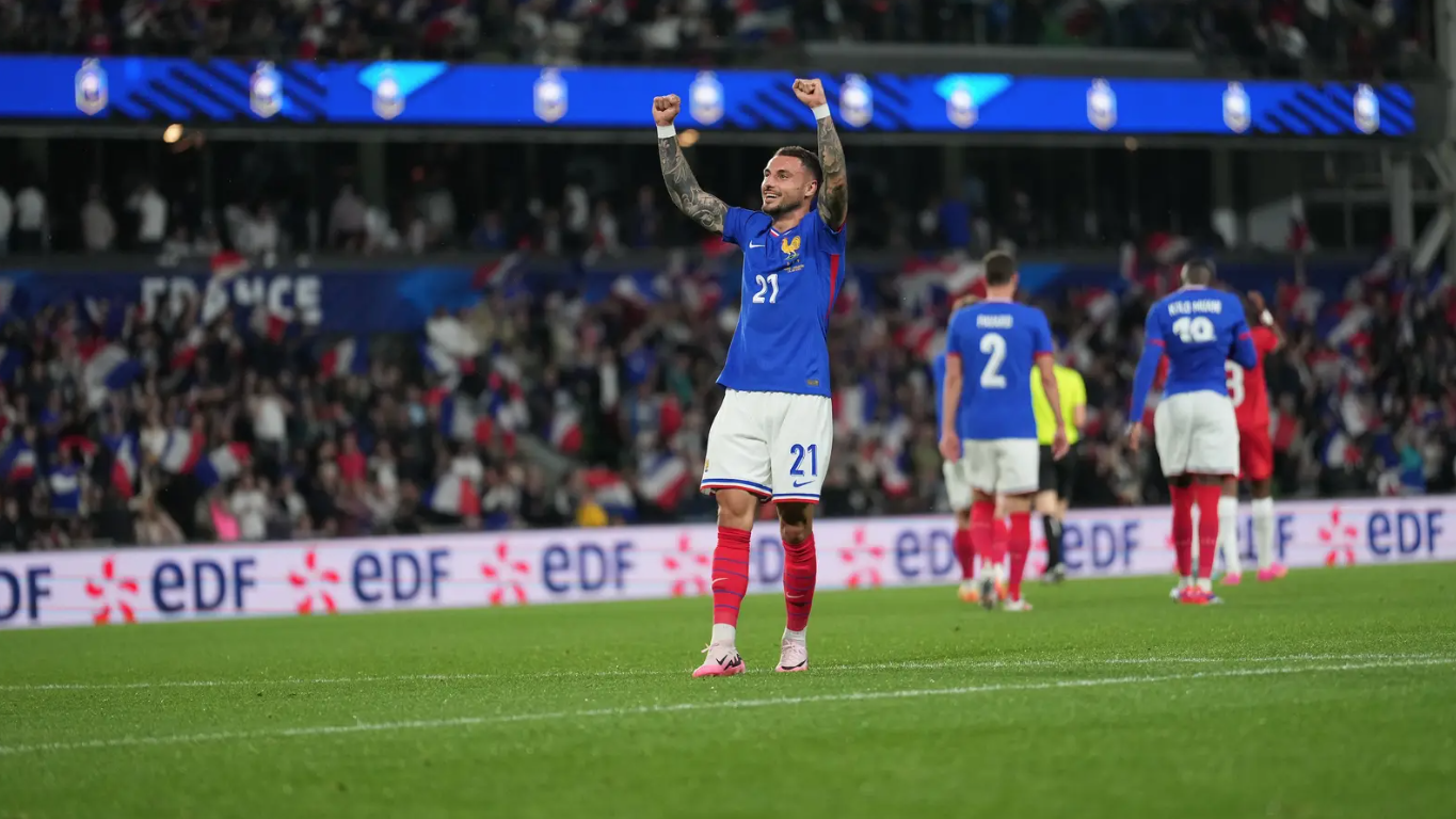 Jonathan Clauss comemorando gol pela França / Foto: Divulgação/ FFF