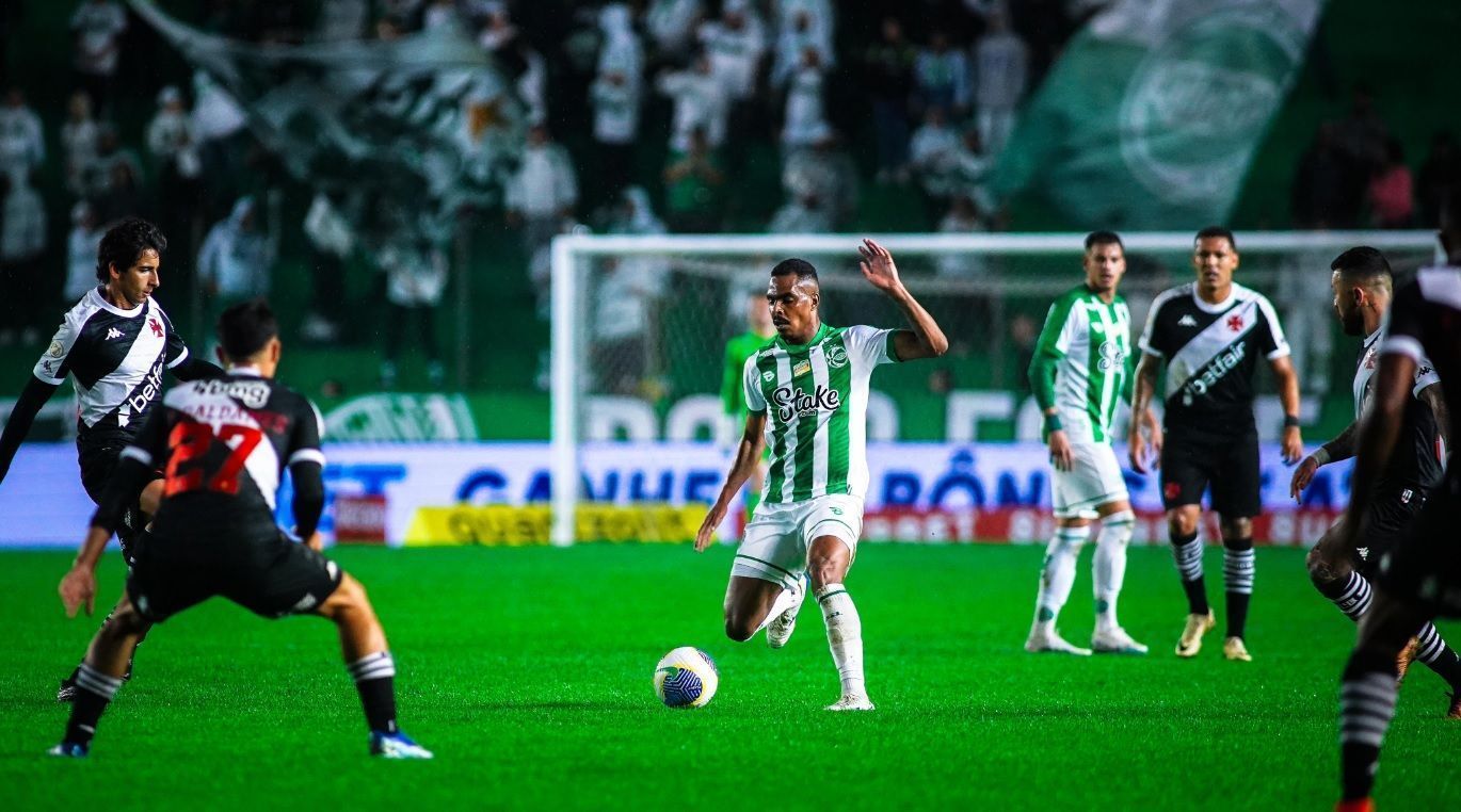 Jogo entre Juventude e Vasco pelo Campeonato Brasileiro