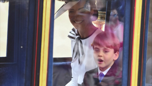 A princesa de Gales e seu filho Louis em carruagem para o aniversário oficial do rei Charles III.