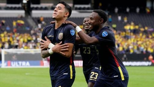 Kendry Páez pelo Equador
