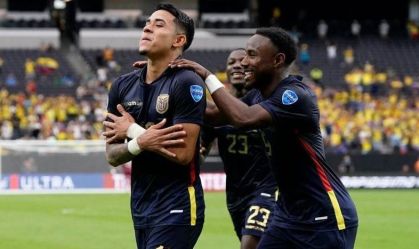 Kendry Páez pelo Equador