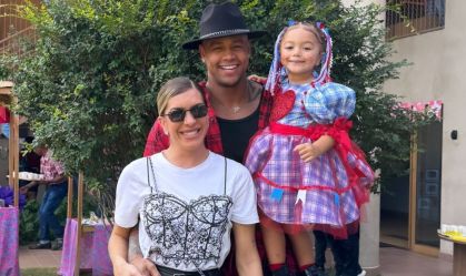 Dançarina Lore Improta mostrou que se emocionou em primeira apresentação da filha na escola