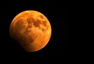 Período de colheita! Como a Lua Cheia de Morango afeta os signos?