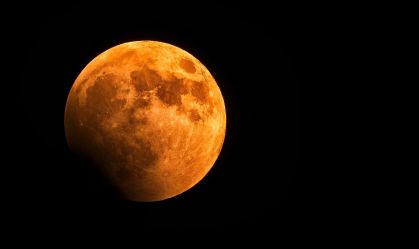 Imagem de destaque do post: Período de colheita! Como a Lua Cheia de Morango afeta os signos?
