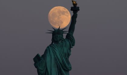 Strawberry Moon Rises in New York City
