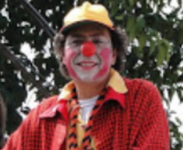 Luiz Leandro interpretou Bozo no SBT / Facebook/Luiz Leandro